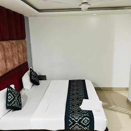 Hotel Marina Near Igi Airport Delhi Νέο Δελχί Εξωτερικό φωτογραφία